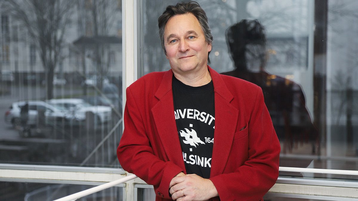 Professori Per Saris: Antibakteerinen potilasvaate on kuin iso laastari