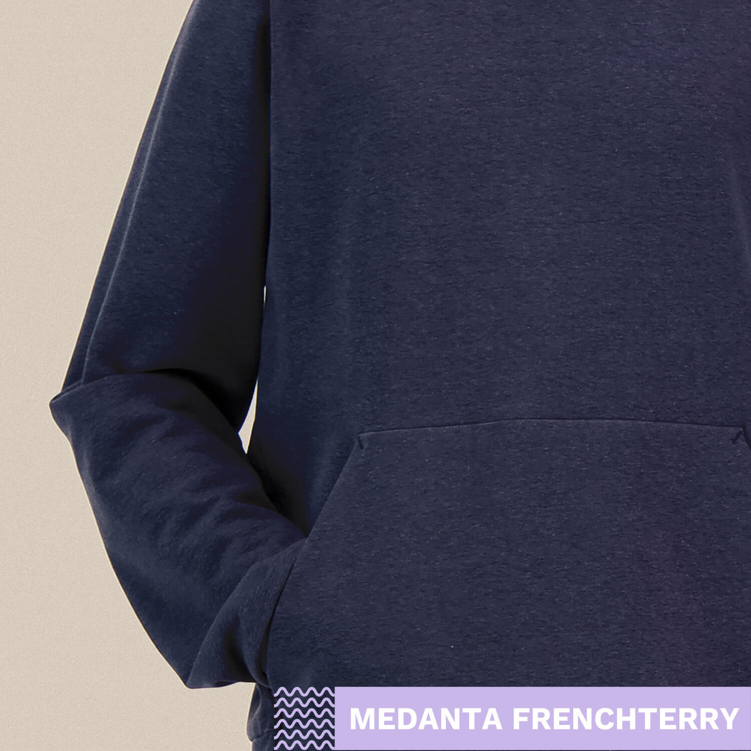 Medanta Frenchterry -collegetyöpaita ja tekstigrafiikka, beige tausta
