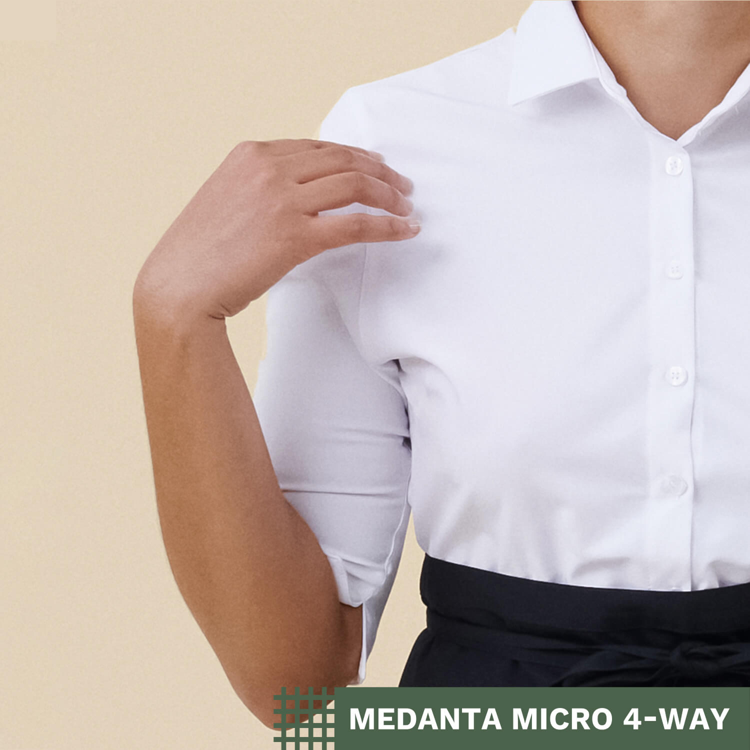 Medanta Micro-4-Way -tekstigrafiikka, valkoinen työpaitapusero tarjoilijan yllä. Beige tausta.