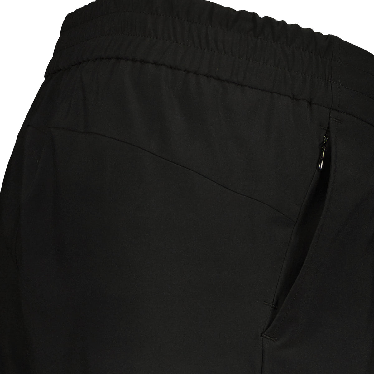 Lähikuvassa mustien Sante unisex shortsien vetoketjullinen tasku yksityiskohta